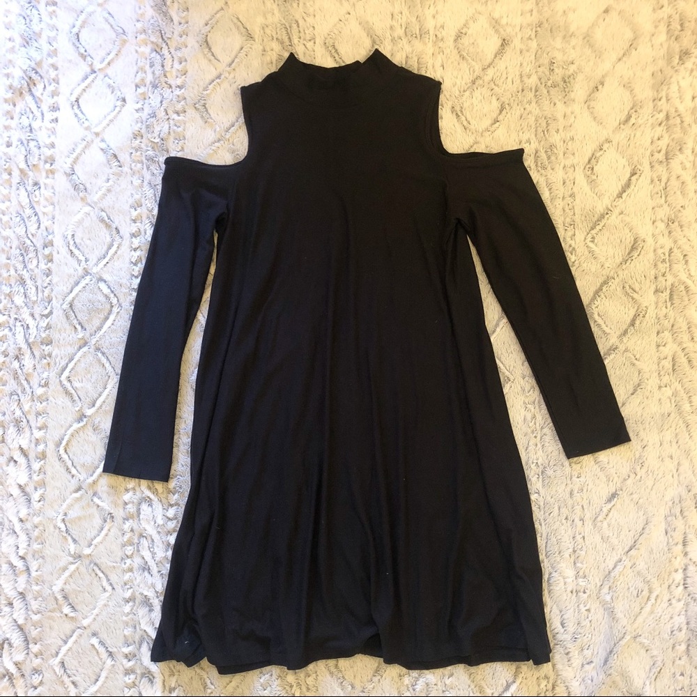 Shoulder Cut-Out Long Sleeve Dress